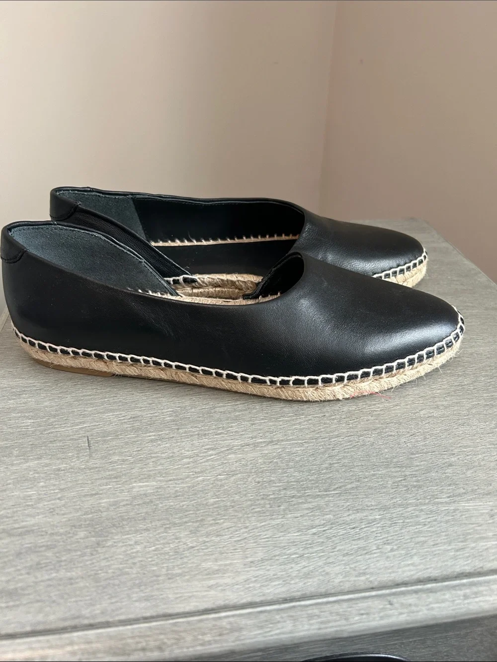 NWOB Vince Black Leather Pointed Toe Espadrille Flats Size 6 Made in Spain